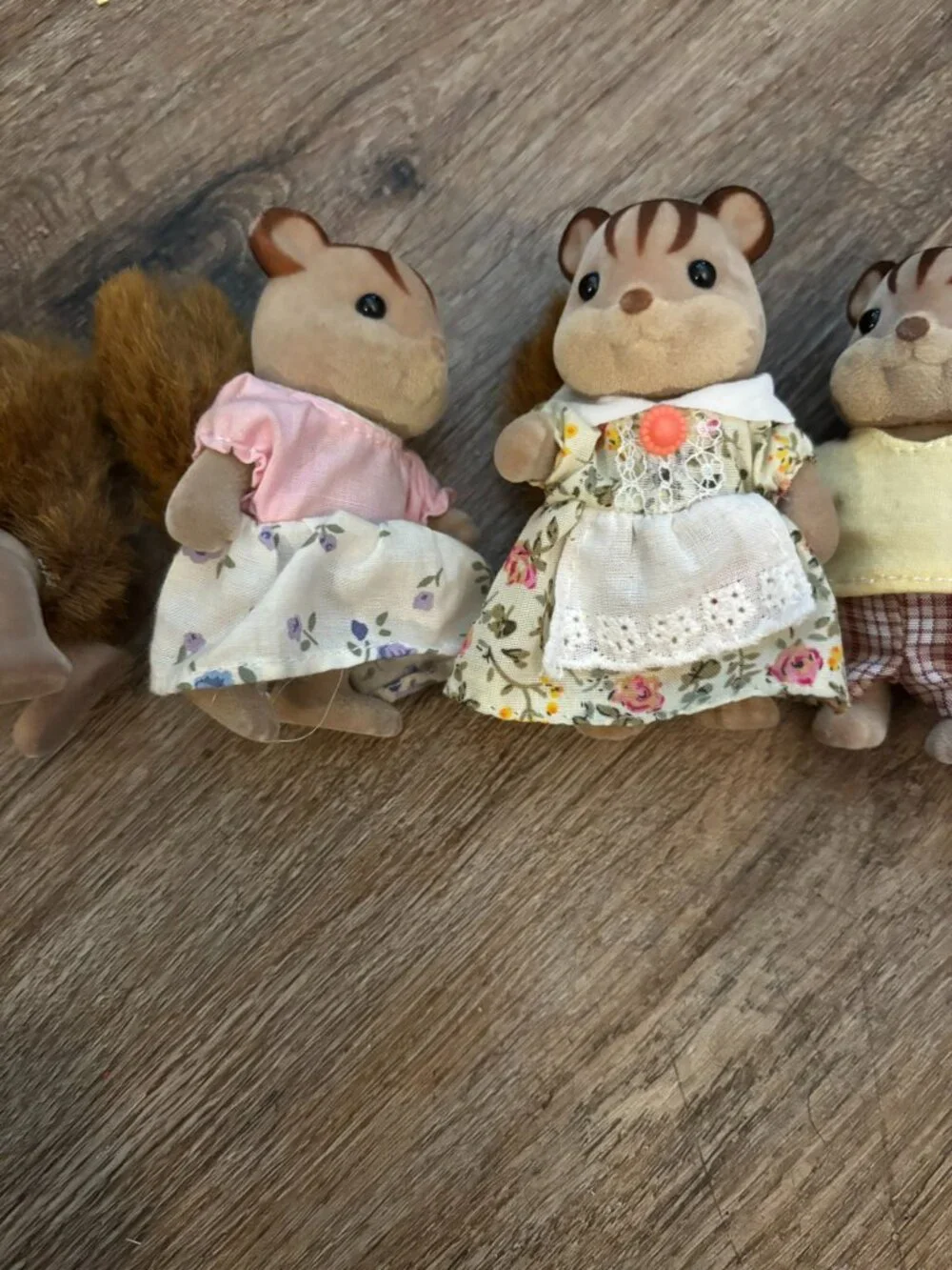 Lot 7 Sylvanian Families Calico Critters Walnut Squirrel w/babies twins